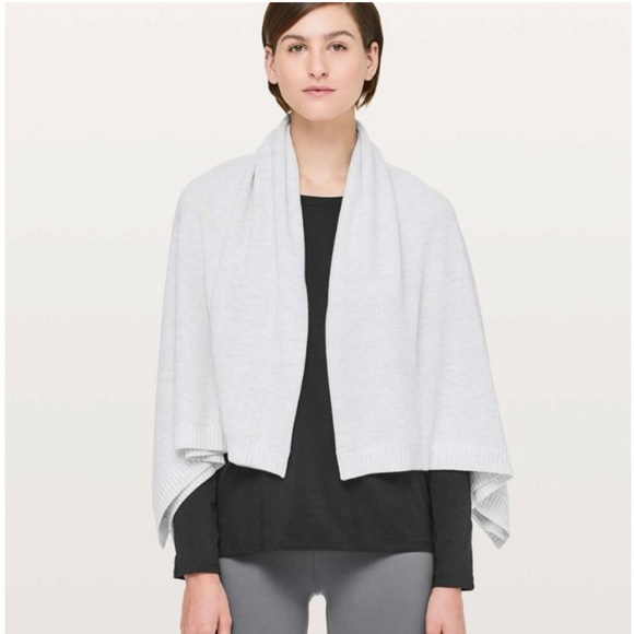 Lululemon divinity poncho, grey - Picture 2 of 8
